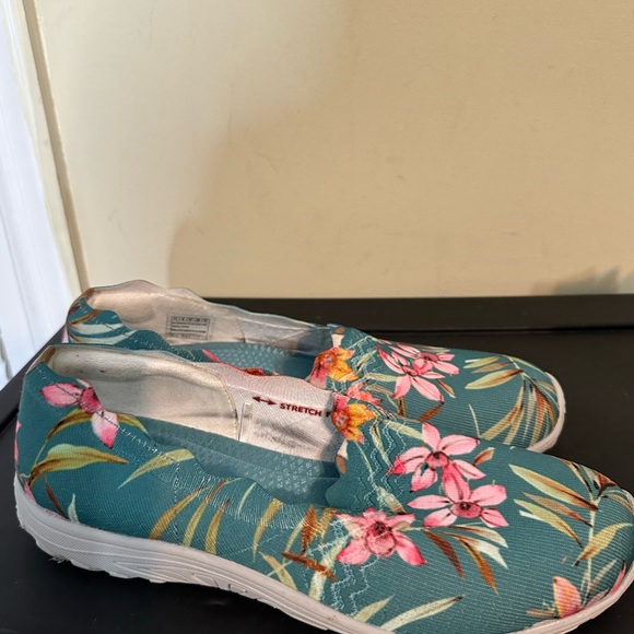 Skechers Knit Scalloped Slip-On Shoes Reggae Fest Umpire Green 11 - Picture 3 of 6